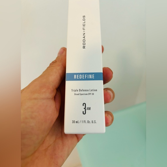 REDEFINE Triple Defense Lotion Broad Spectrum SPF 30 - Picture 9 of 9